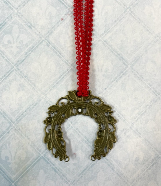 Mistletoe & Holly - Christmas Laurel Charm